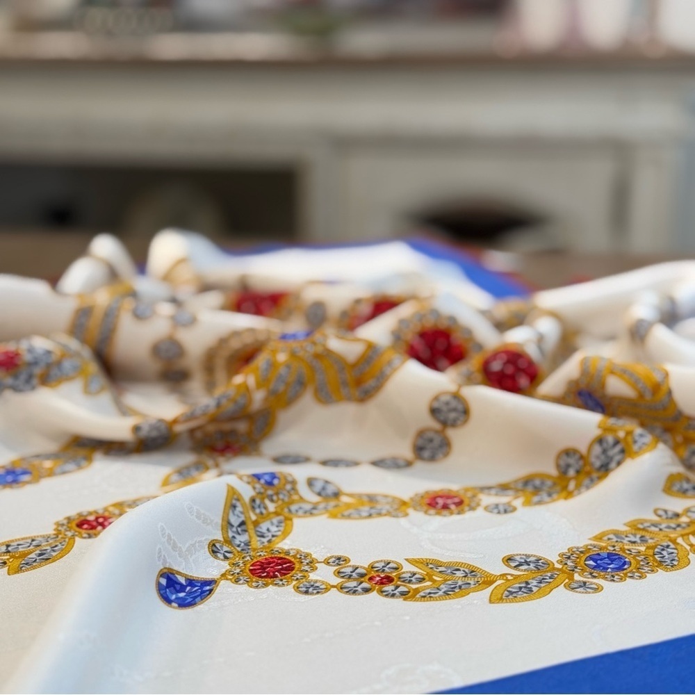 Authentic Cartier Scarf - Picture 4 of 7